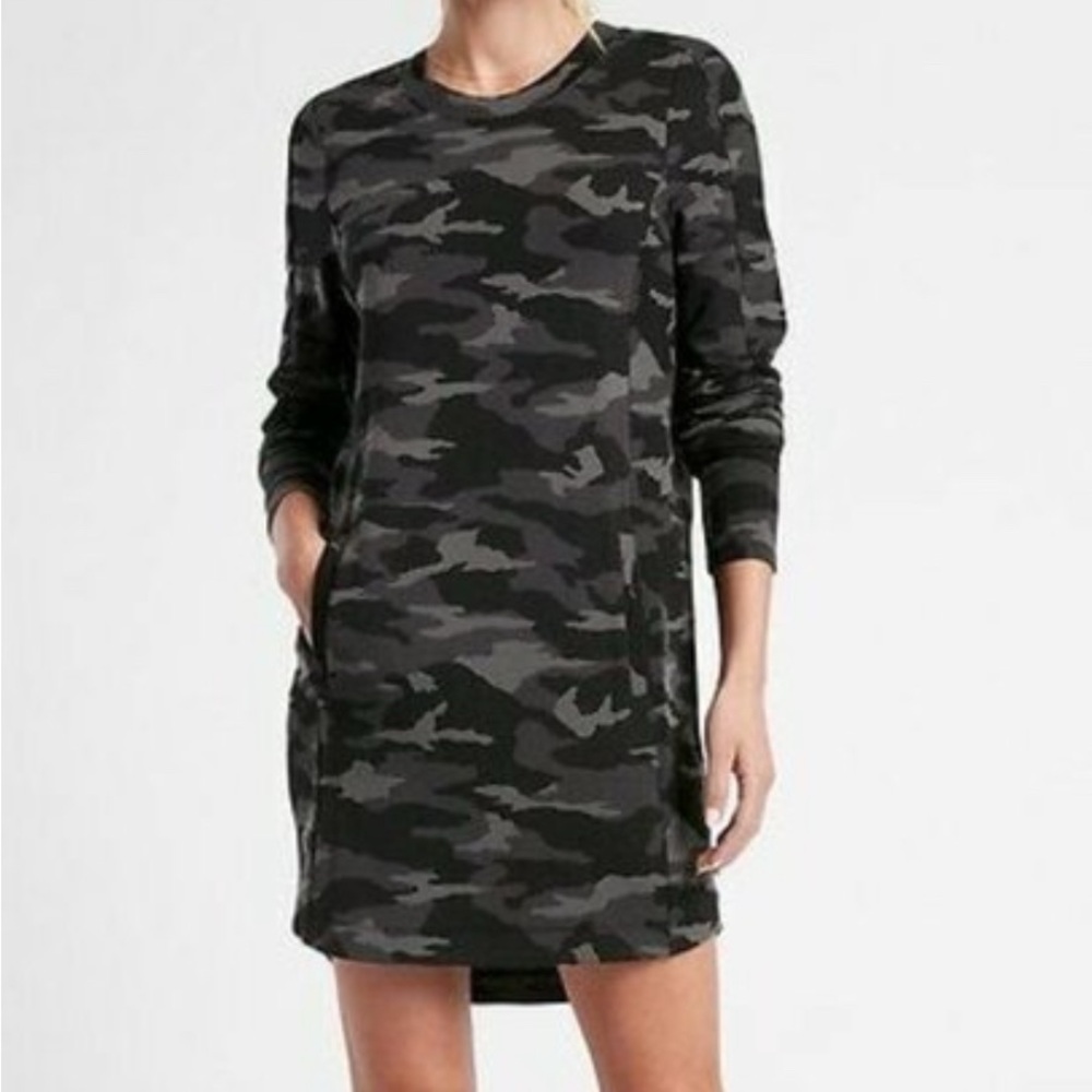 Athleta Balance Dress – Dark Camo, Size Medium (NWT)